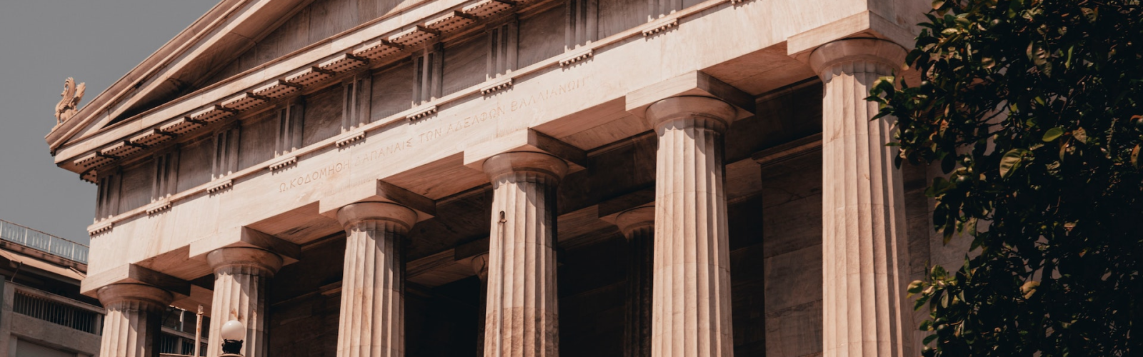 text
global finance, financial giants, mega banks, large banks, global banking, capital flows, development financing, emerging markets, cross border, foreign exchange, fx services, trade finance, currency influence, financial infrastructure